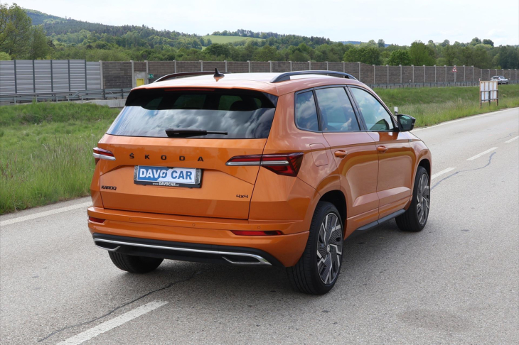 Škoda Karoq 2,0 TDI DSG Sportline 4x4 DPH
