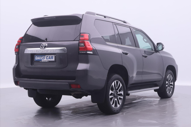 Toyota Land Cruiser 2,8 D-4D 150kW Aut. Invincible