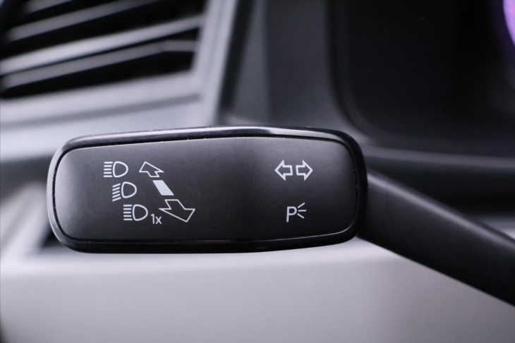 Volkswagen Transporter 2,0 TDI 110kW DSG 9-Míst DPH