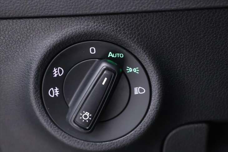 Škoda Karoq 1,6 TDI 85kW DSG Ambition CZ DPH