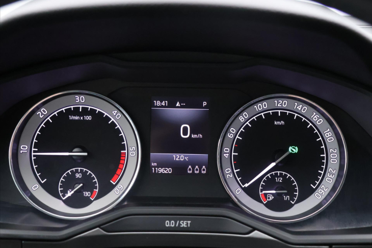 Škoda Superb 2,0 TDI 110kW Style DSG DPH CZ