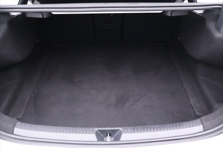 Mercedes-Benz Třídy A 2,0 A220 140kW Aut. AMG-Line
