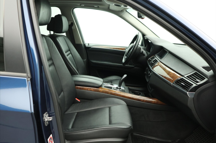 BMW X5 3,0 D 180KW PANORAMA TAŽNÉ