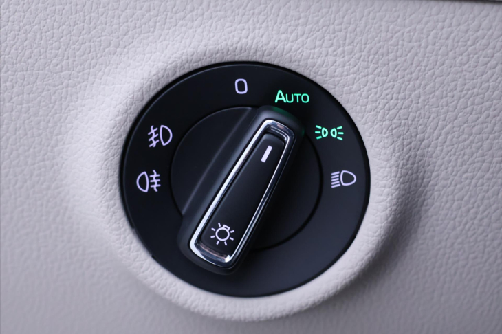 Škoda Superb 2,0 TDI DSG 4x4 CZ Style DPH