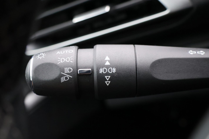 Peugeot 3008 1,5 Blue HDi 96kW Allure CZ