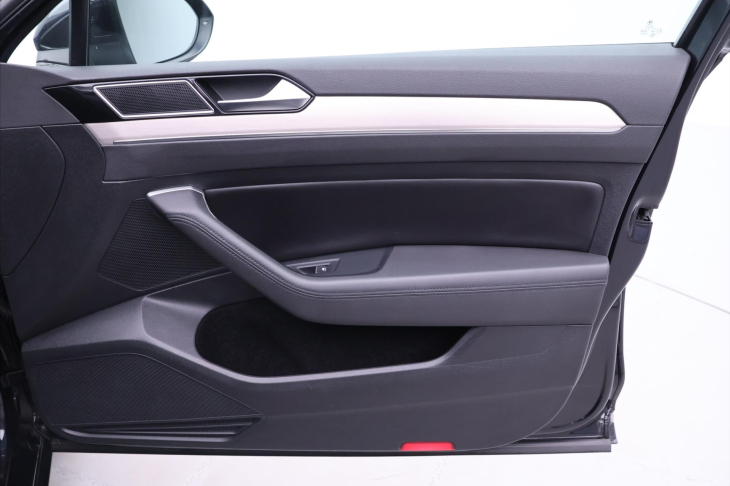 Volkswagen Passat 2,0 TDI 176kW DSG 4M Highline