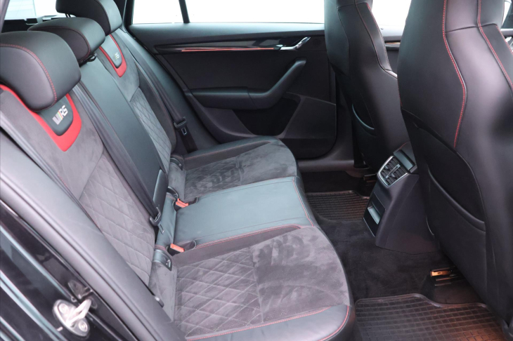 Škoda Octavia 2,0 TDI 135kW RS 4x4 DSG Virtual