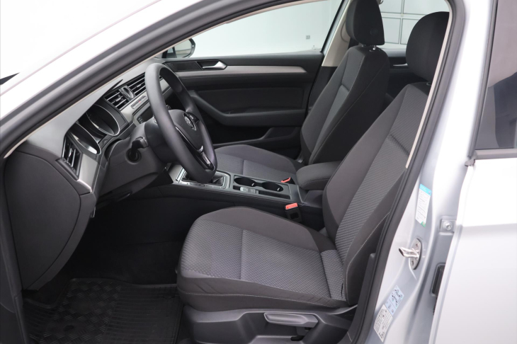 Volkswagen Passat Variant 2,0 TDI 110kW Highline Klima