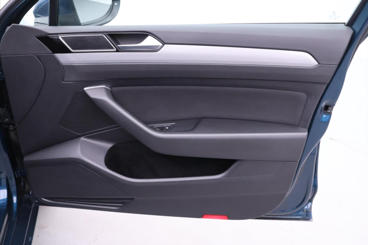 Volkswagen Passat 1,5 TSI 110kW CZ Business LED