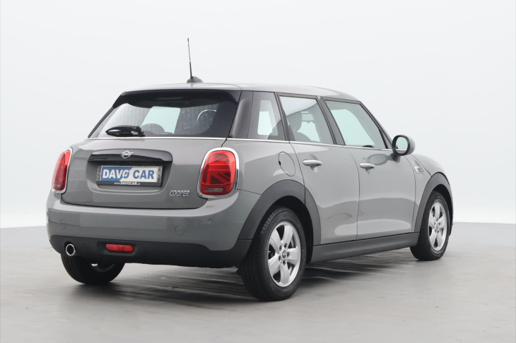 Mini Cooper 1,5 100 kW 1.Maj. Aut.klima