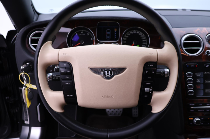Bentley Continental Flying Spur 6,0 W12 412 kW 4x4 Kůže DPH