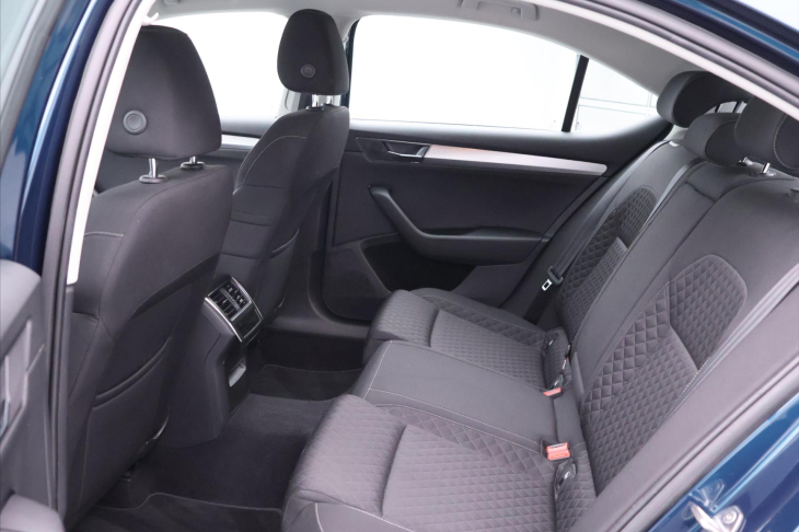 Škoda Superb 2,0 TDI DSG CZ 1.Maj LED DPH