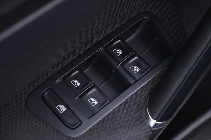 Volkswagen Golf 1,0 TSI 81kW CZ Comfort LED