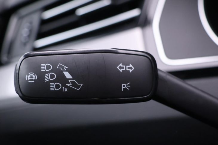 Volkswagen Passat 1,5 TSI 110kW DSG R-Line