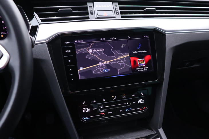 Volkswagen Passat 2,0 TDI DSG IQ Light 1.Maj DPH