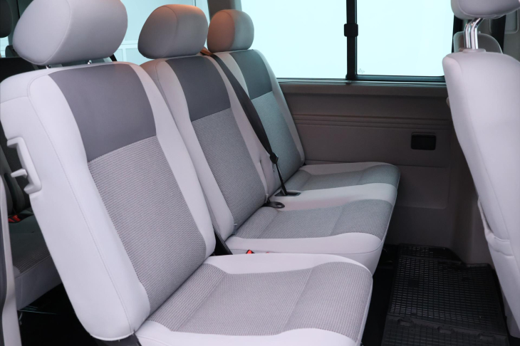 Volkswagen Caravelle 2,0 TDI 103kW DSG 8-Míst Tažné