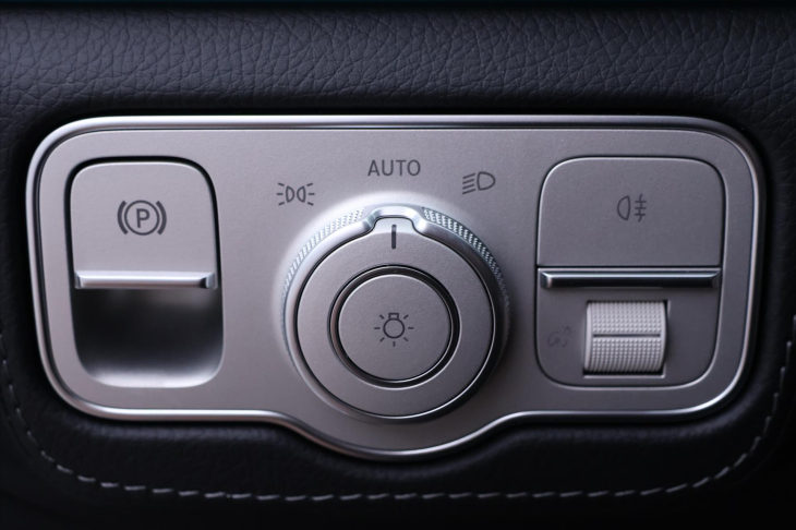 Mercedes-Benz GLE 3,0 450d 4Matic AMG Premium 7-Míst