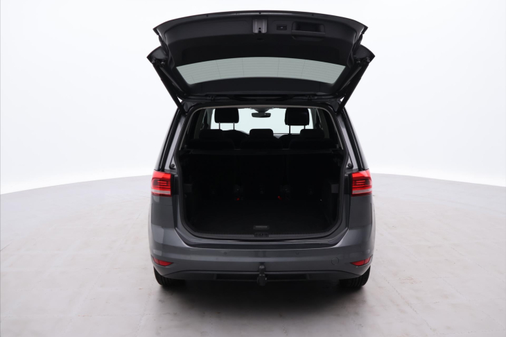 Volkswagen Touran 2,0 TDI DSG Parorama Navi