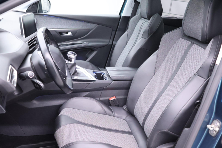 Peugeot 5008 1,5 HDI 96kW Allure CZ 7-Míst