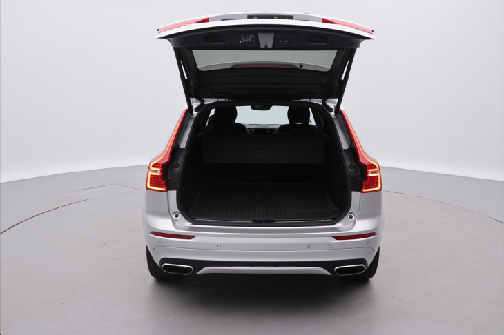 Volvo XC60 2.0 B4 145kW R-Design CZ Aut.