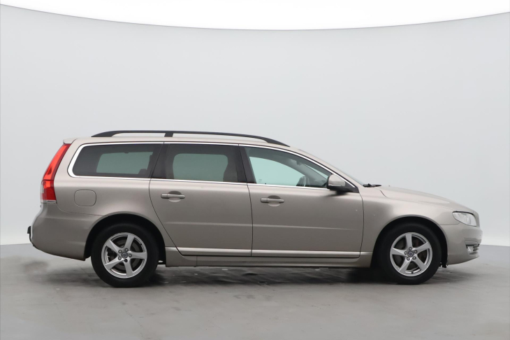Volvo V70 2,0 D3 100kW Kinetic Dynamic DPH