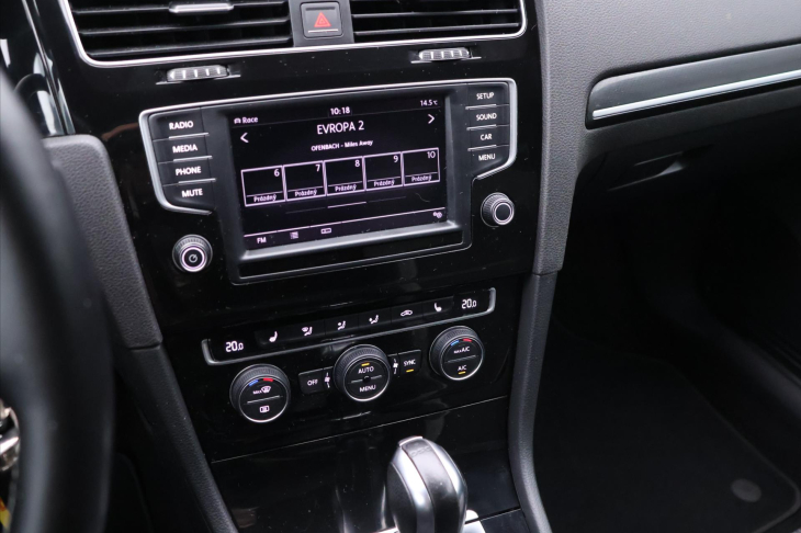 Volkswagen Golf 2,0 TSI R 221kW DSG 4Motion