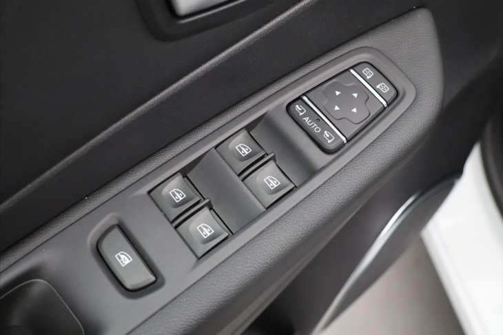 Renault Captur 1,3 TCe 96kW Intens LED Navi