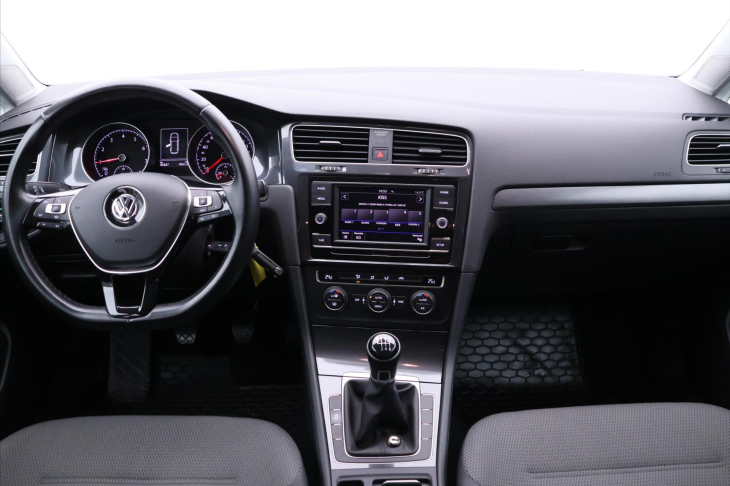 Volkswagen Golf 1,0 TSI 85kW CZ 86 000 km