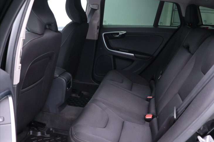 Volvo V60 2,0 D3 110kW Momentum