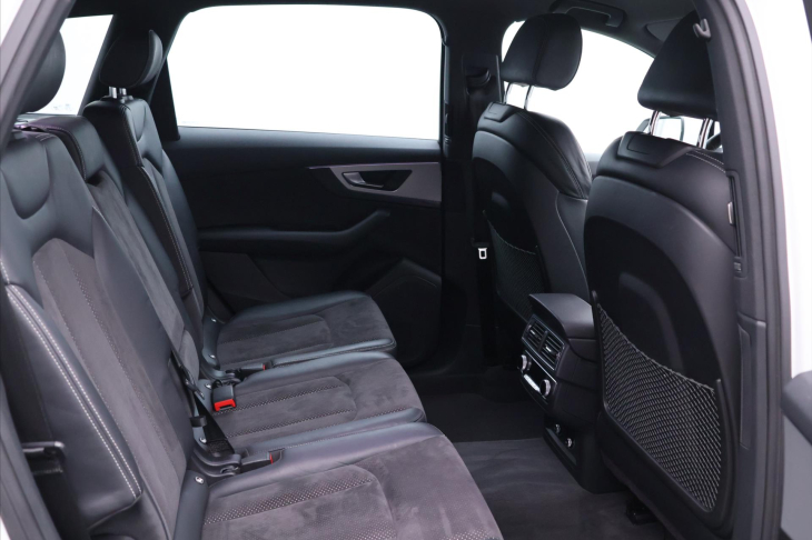 Audi Q7 3,0 50TDI 210kW S-Line CZ DPH