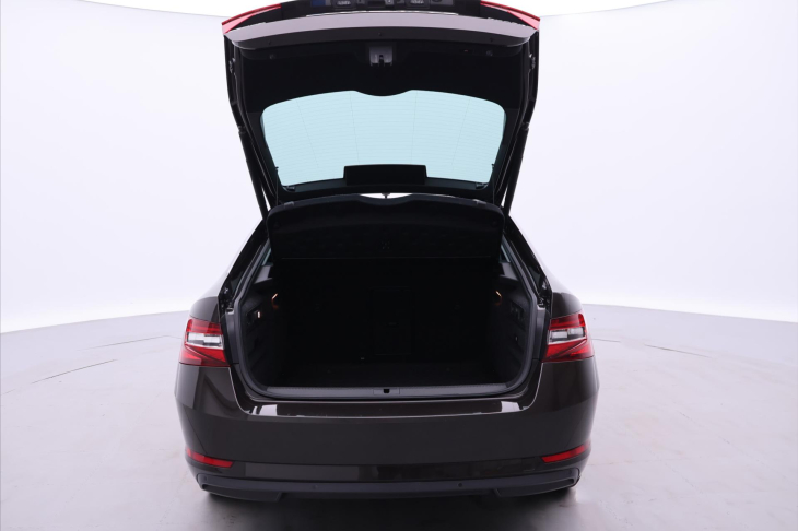 Škoda Superb 2,0 TDI 110kW DSG Style Plus
