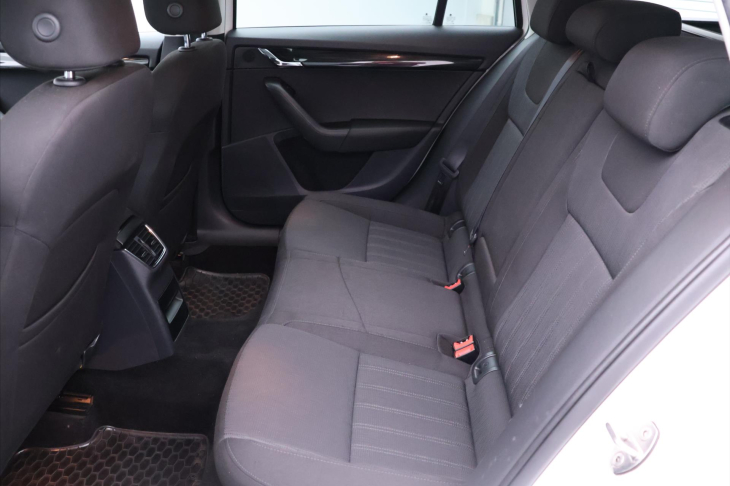 Škoda Octavia 2,0 TDI DSG 4x4 CZ Style DPH