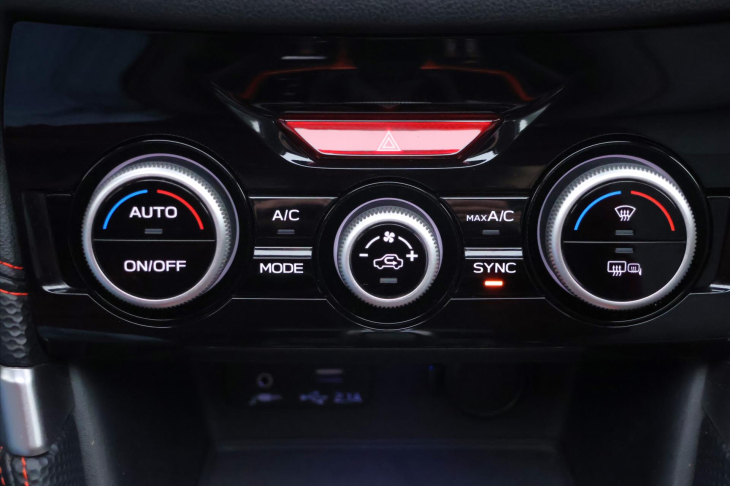 Subaru Forester 2,0 110kW CZ 4x4 Pano DPH