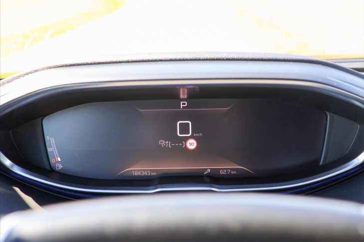 Peugeot 5008 1,5 HDI GT-line DPH 7-Míst