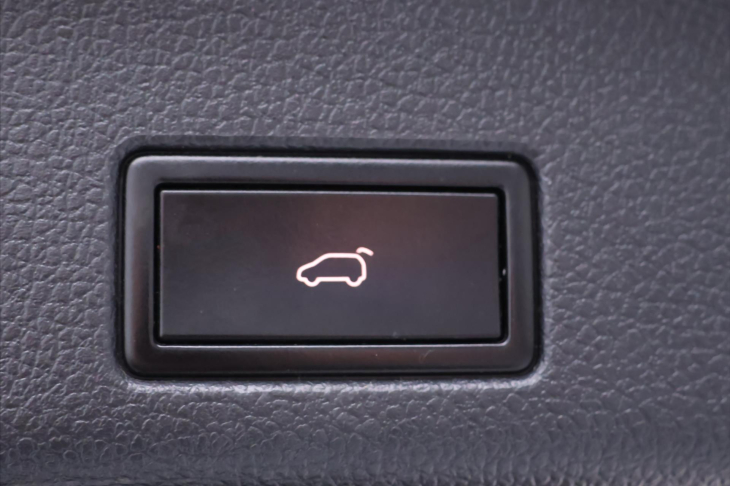 Volkswagen Sharan 2,0 TDI 130kW DSG CZ Highline