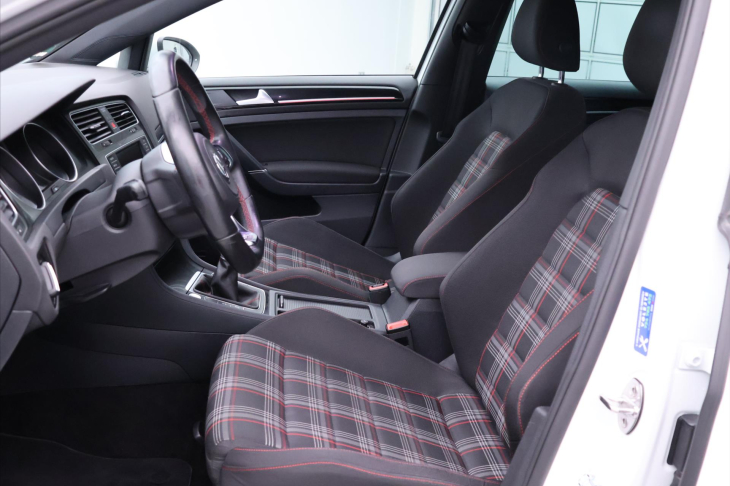 Volkswagen Golf 2,0 GTI 169kW Performance