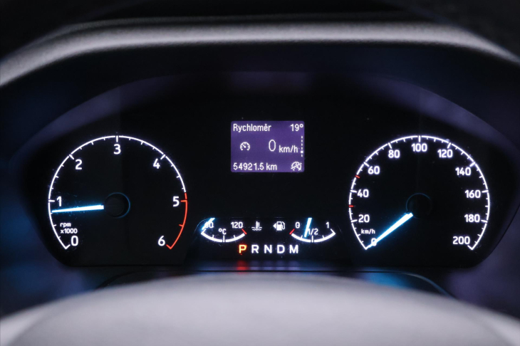 Ford Tourneo Custom 2,0 TDCi Aut. CZ 8-Míst L2 DPH