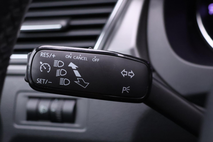 Škoda Rapid 1,2 TSI 81kW Aut.klima Xenon CZ