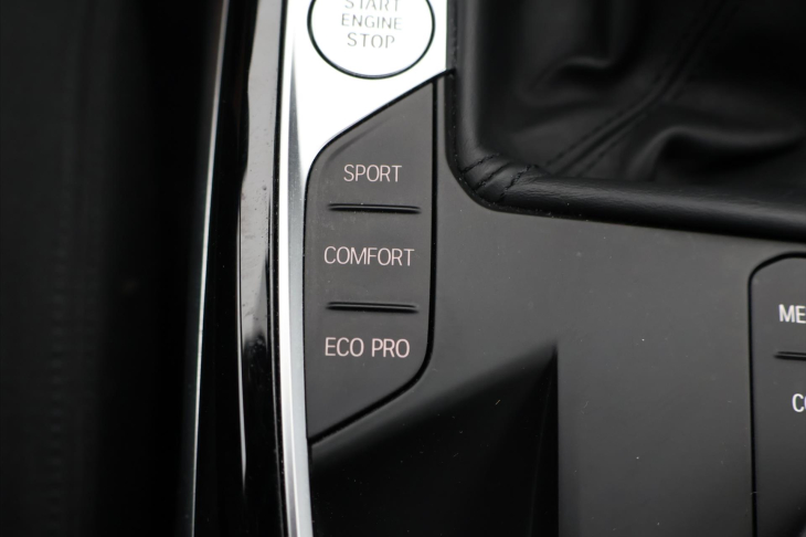 BMW Řada 3 2,0 320d 140kW CZ DPH Touring