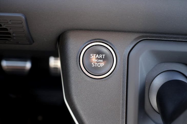 Land Rover Defender 3,0 D200 110 S 147kW CZ DPH Záruka