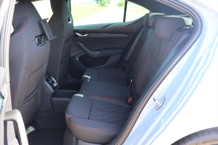 Škoda Octavia 2,0 TSI 195kW DSG RS DPH 1.Maj