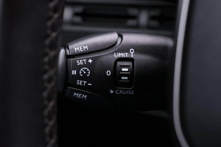 Peugeot 3008 1,2 PT 96kW Allure Navi 1.Maj