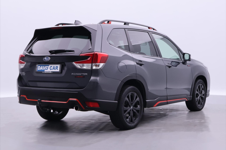 Subaru Forester 2,0 110kW CZ 4x4 Pano DPH