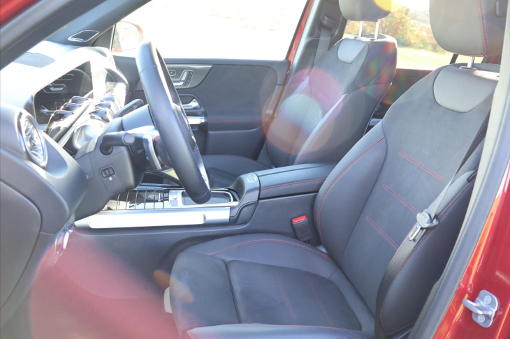 Mercedes-Benz GLB 2,0 200d 4Matic AMG Premium+