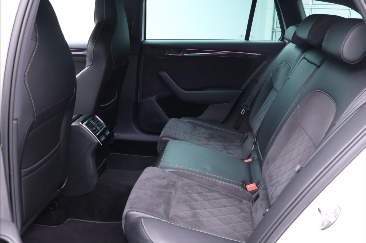 Škoda Superb 2,0 TDI 140kW 4x4 DSG Sportline