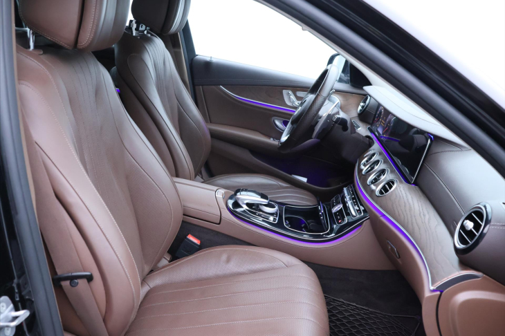 Mercedes-Benz Třídy E 3,5 400 245kW Aut. 4MATIC CZ