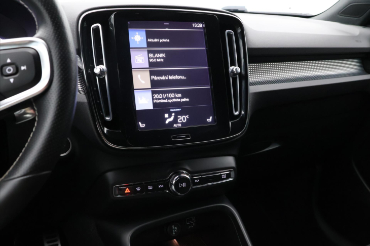 Volvo XC40 2,0 T4 Drive-E 140kW CZ R-Design