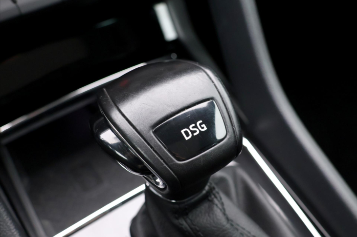 Škoda Karoq 1,6 TDI DSG Style Sport Navi