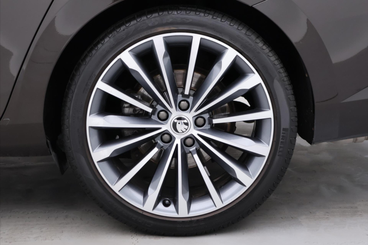 Škoda Superb 2.0 TDI 140kW 4x4 Style CZ