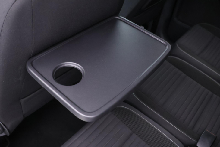 Volkswagen Touran 1,2 TSI Cup 7-Míst Serv.kniha